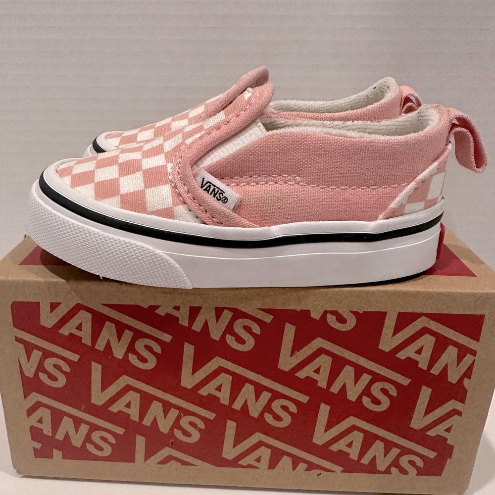 Checkerboard Slip-On Vans 4.5C